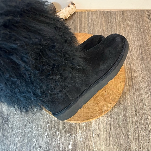 *UGG | Classic Short Curly Sheepskin Cuff Mongolian Black Suede Boots Size 6 - Picture 13 of 15